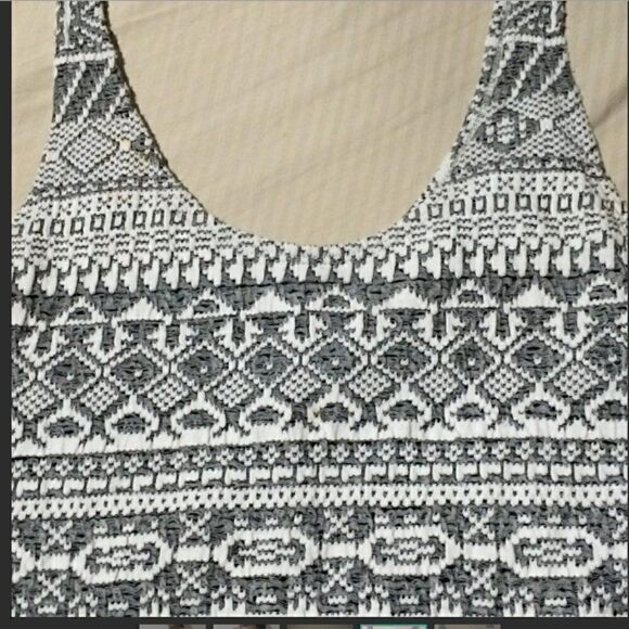 Hollister Aztec Print Cropped Baby Tank - Picture 2 of 7